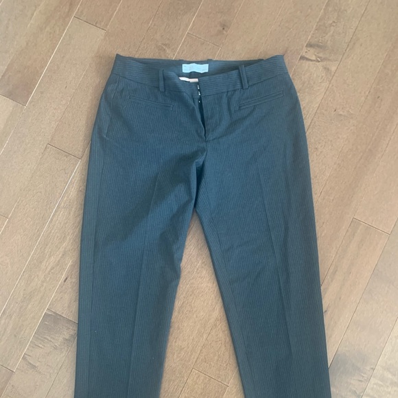 2 pairs of Gap Women’s Slim Cropped Pants - bundle - Picture 3 of 6